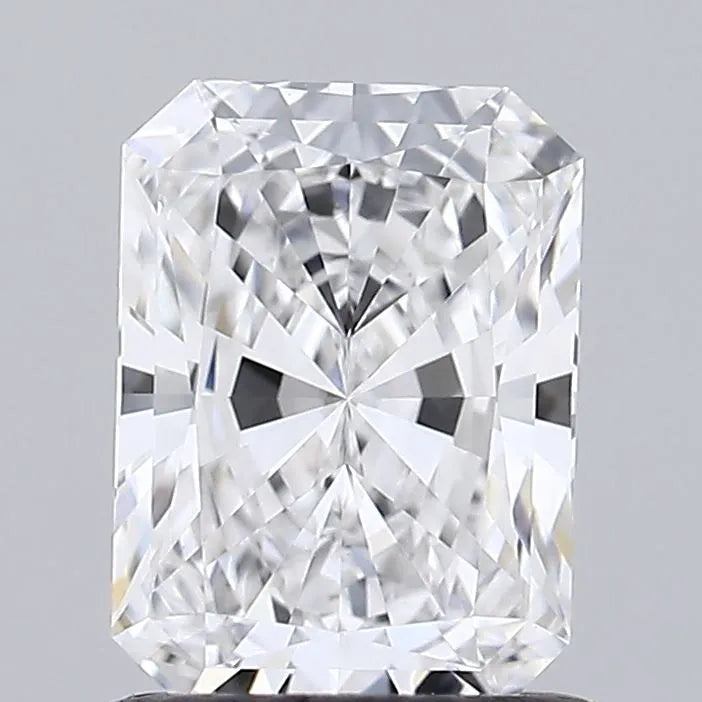 0.95ct Radiant Lab Grown Diamond (Colour D, Clarity VS1, IGI Certified)