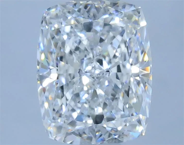 0.90ct Cushion brilliant Natural Diamond (Colour E, Clarity VVS2, GIA Certified)