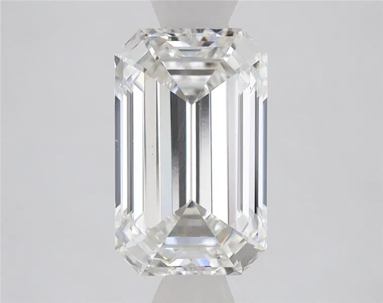 2.10ct Emerald Lab Grown Diamond (Colour G, Clarity VVS2, IGI Certified)