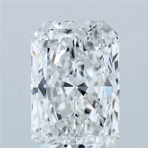 4.02ct Radiant Lab Grown Diamond (Colour F, Clarity VVS2, IGI Certified)